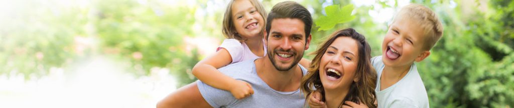 glückliche Familie Zahnarzt